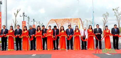 Thủ tướng Chính phủ Phạm Minh Chính dự Lễ khánh thành cầu Cái Cam
